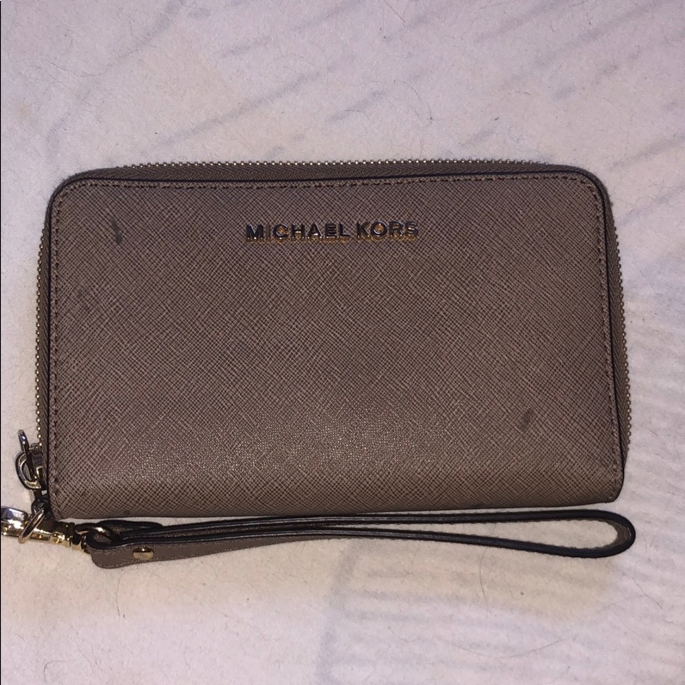 Michael kores wallet